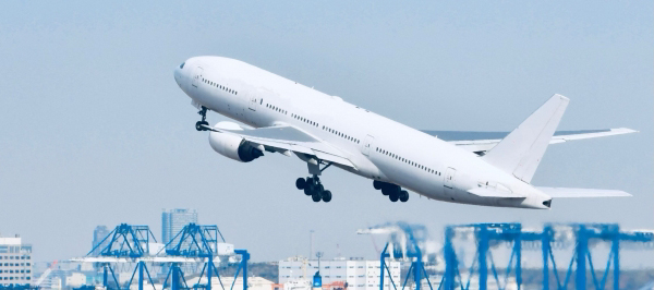 韓国へ飛び立つ飛行機のイメージ画像